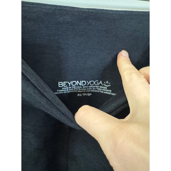 NWOT Beyond Yoga Spacedye Caught In The Midi High Waisted Legging in Black SZ XS - Picture 5 of 7